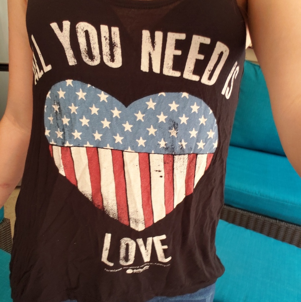 Muscle tee "All You Need Is Love"